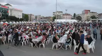 Bağcılardaki İftar Sofrasında 5 Bin Kişi Buluştu