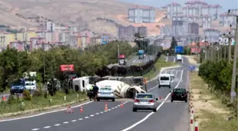 Beton Mikseri Devrildi: 1 Yaralı