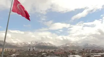 Bir Yanım Saz Bir Yanım Erzurum'