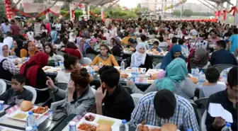 CHP Diyarbakır'da Her Gün Bin 200 Kişiye İftar Yemeği Veriyor