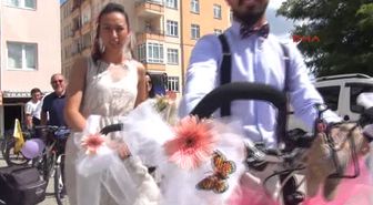 Edirne Çevreci Çift Nikah Salonuna Bisikletle Gitti