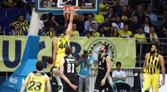 STBL Play-Off Yarı Finalinde Fenerbahçe, Darüşşafaka Doğuş'u 94-72 Yendi