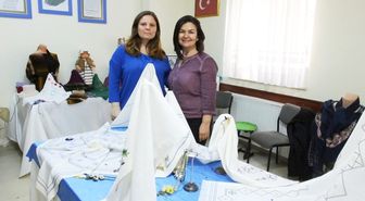 Burhaniye'de İğne Oyaları İlgi Gördü