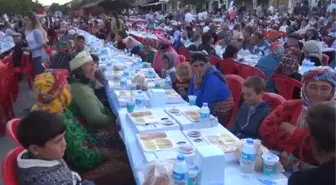 Çanakkale Belediyesi Ayvacıklı Depremzedelere İftar Yemeği Verdi