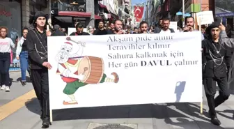 Giresun'da Ramazan Davulcularının Korsan Davulcu Eylemi