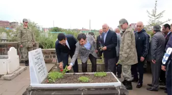 Korgeneral Polat Mezarı Başında Anıldı