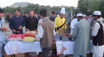 Tika Afganistan'da 500 Yetime Iftar Verdi