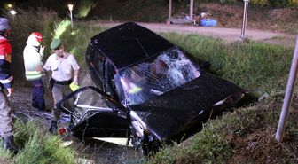 Otomobil Su Kanalına Uçtu: 1 Ölü