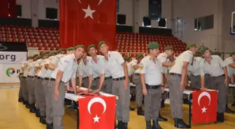 Aliağa'da Kısa Dönem Erlerin Yemin Töreninde Duygu Dolu Anlar