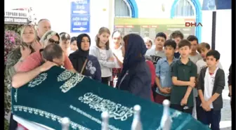 Fulden Uras'ın Yaşam Azmi Vermeye Çalıştığı 12 Yaşındaki Yasin Geylani de 'Kelebek Hastalığı'...