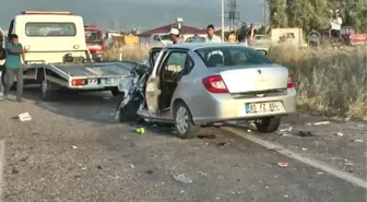 Güncelleme - Adana'da Otomobille Kamyon Çarpıştı: 2 Ölü, 6 Yaralı