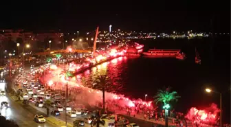 İzmir Sabaha Kadar Uyumadı