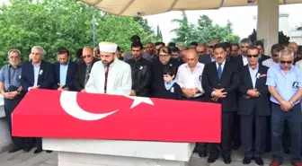 Malatyalı Eski Bakan Karaaslan İstanbul'da Ebediyete Uğurlandı