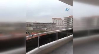 Şiddetli Rüzgar Ağaçları Yerinden Söktü