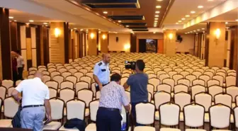 800 Kişilik Toplantıya Sadece 1 Kişi Katılınca Emniyet Müdürü Çileden Çıktı
