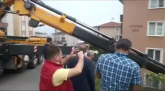 Freni Patlayan Midibüs Bahçeye Uçtu: 9 Yaralı