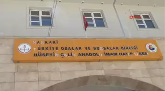 Hakkari'de Okullara Spor Malzemesi Dağıtıldı