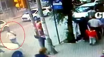 Karşı Yola Geçmeye Çalışırken Otomobil Çarptı