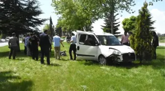 Kütahya'da Polis Aracı Kaza Yaptı: 2 Yaralı