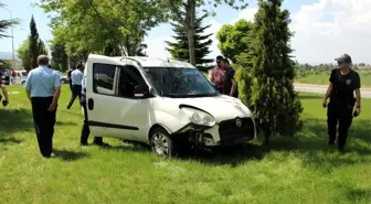 Kütahya'da Trafik Kazası, 2 Emniyet Mensubu Yaralandı