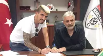 Manisaspor'da İlk İmza Abdülkadir'den