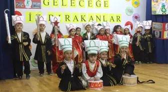 Miniklerin 'Geçmişten Geleceğe İz Bırakanlar' Etkinliği