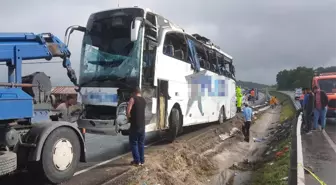 Askerleri Taşıyan Otobüs Kaza Yaptı: 49 Yaralı