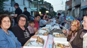 Barbaros Mahallesi Sakinleri Oruçlarını Birlikte Açmanın Mutluluğunu Yaşadı