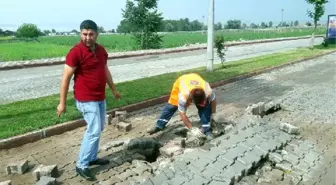 Kırkağaç'ta Sağanak Yağmur ve Dolu Zararı