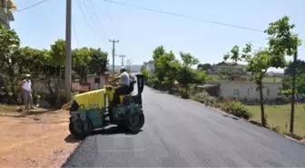 Mahalle Yolları Sıcak Asfaltla Yenileniyor