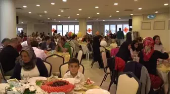 Başkan Yazıcı ve Eşi, Yetimleri Sevgiyle Sardı