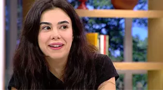 Asena'nın Yeni Hobisi: Falcıdan Çıkmıyor