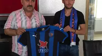 Karacabey Birlikspor Emre Akdağ ve Yasin Tosun'la İmzaladı