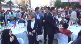 Van'da 13 Bin Kişilik Iftar Sofrası Kuruldu