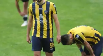 Bucaspor'da Onur Yılmaz İmzaladı Batuhan Dönüyor