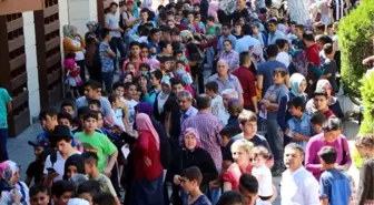 Gaziantep'te, Karne Hediyesi Ayakkabı Kuyruğu