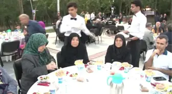 Şehit Yakınları ve Gaziler Esenler'de Kurulan Iftar Sofrasında Buluştu