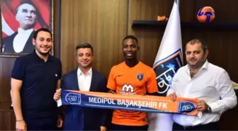 Başakşehir, Ünlü Futbolcu Elia'ya İmza Attırdı