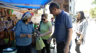 Trilye'de Kurulan Zeytin ve Zeytin Ürünleri Pazarı İlgi Görüyor