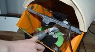 Engelliler İçin Tırnak Kesme Makinesi Yaptılar