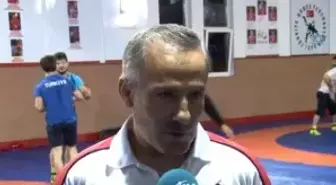 Remzi Öztürk: 'Ay-yıldız Bütün Zorlukların Üstesinden Geliyor'