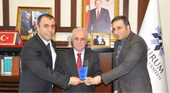 TMMOB'den Prof. Dr. Yaylalı'ya Plaket