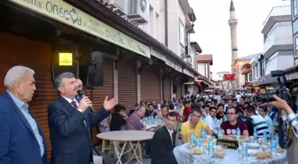 Başkan Akyürek Tarihi Bedesten Esnafı ile İftarda Buluştu