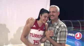 Kadın Basket Milli Takımı'na Babalar Günü Sürprizi
