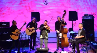 Keman Virtüözü Nigel Kennedy Jimi Hendrix'le İzmir'i Salladı