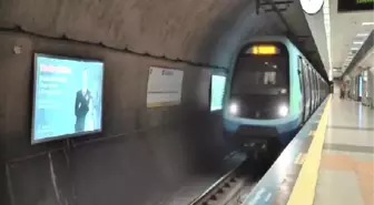 Metroda 'Babalar Günü'Nde Ağlatan Sürpriz