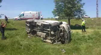 Minibüs Şarampole Uçtu: 10 Yaralı