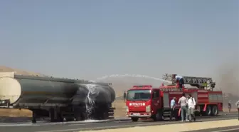 Nusaybin'de Ham Petrol Yüklü Tankerde Yangın