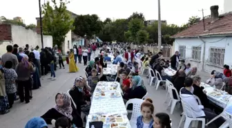 Tepebaşı'nın Sokak İftarları Devam Ediyor