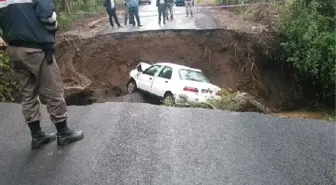 Köprü Çöktü, Otomobil Irmağa Uçtu